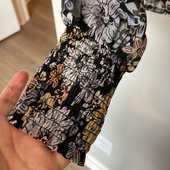 BB Dakota Floral Me Not Top - Picture 11 of 13